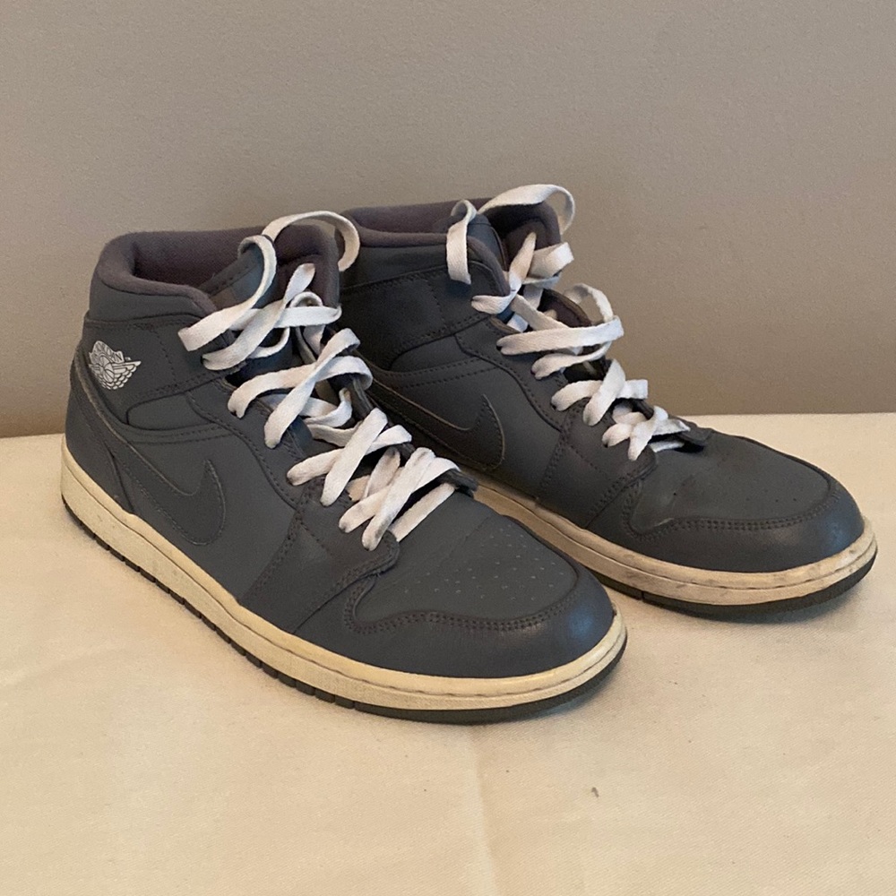 Air Jordan Mid; gray and white